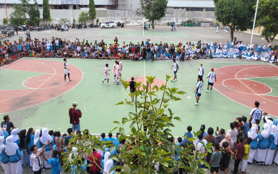 Pererat Persahabatan dan Sportivitas, Omped Visual vs Viska Gelar Laga Futsal di SMP Negeri 6 Kota Surakarta